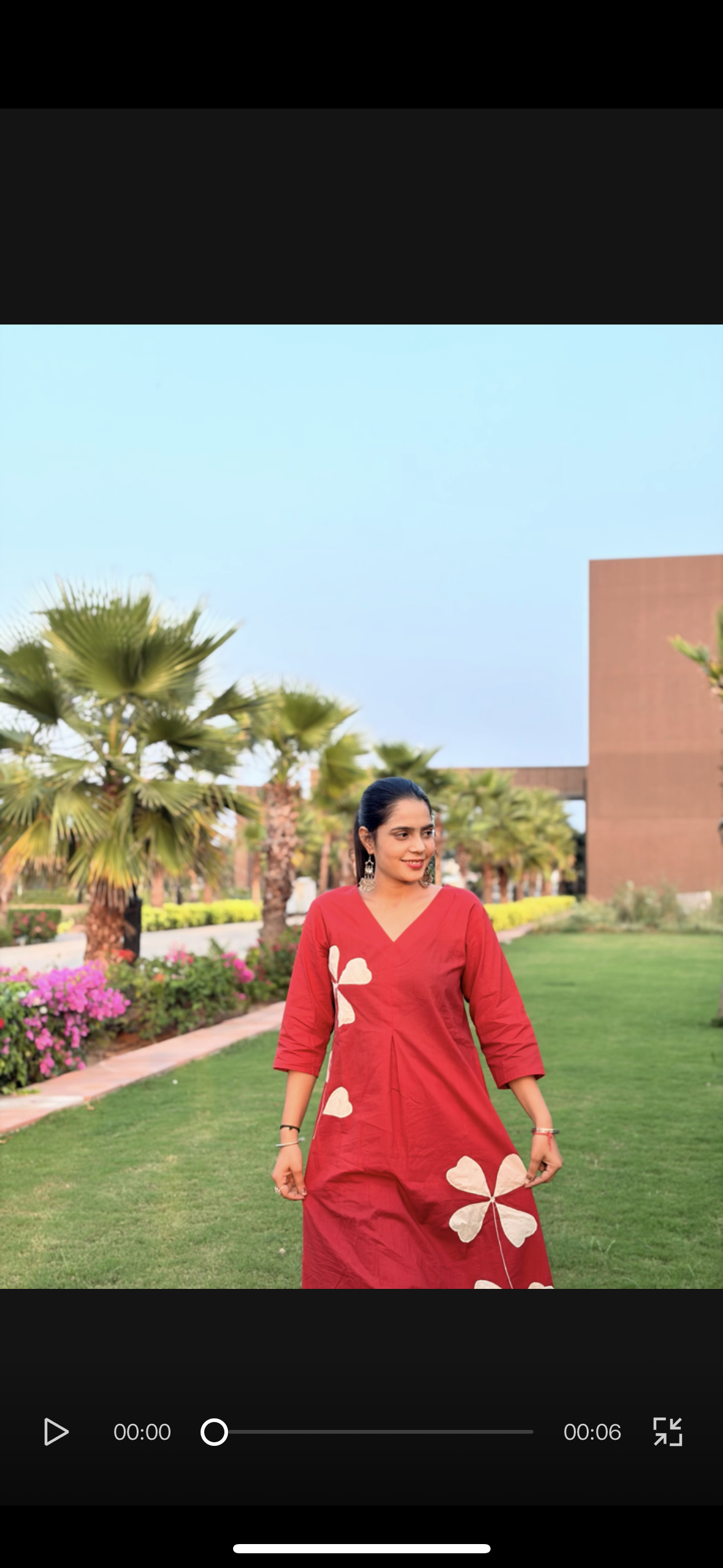 Cotton suit with fabric patch flower